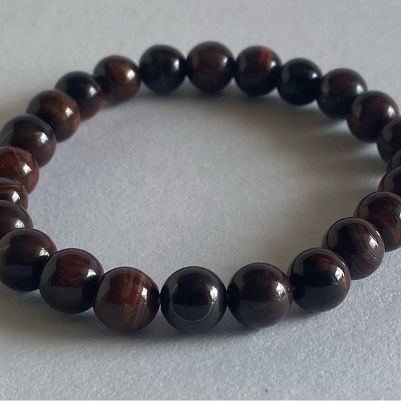 Red Tiger eyed Beaded Bracelet 8 mm - Picture 2 of 4
